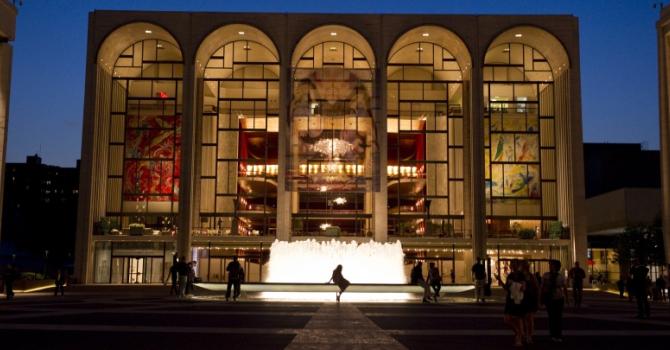 The Met Opera’s Doors Are Now Open to the Public (Even If You Don’t Have a Ticket!)